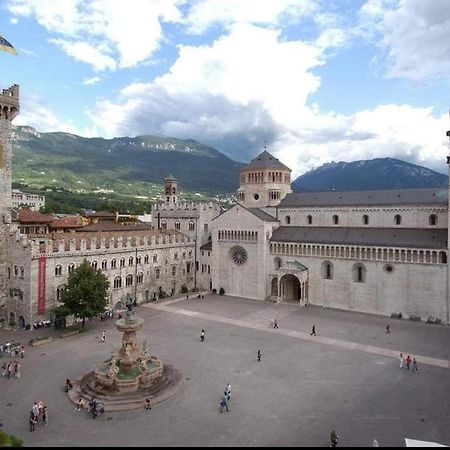 B&B And Apartments Al Duomo Trento Exteriör bild